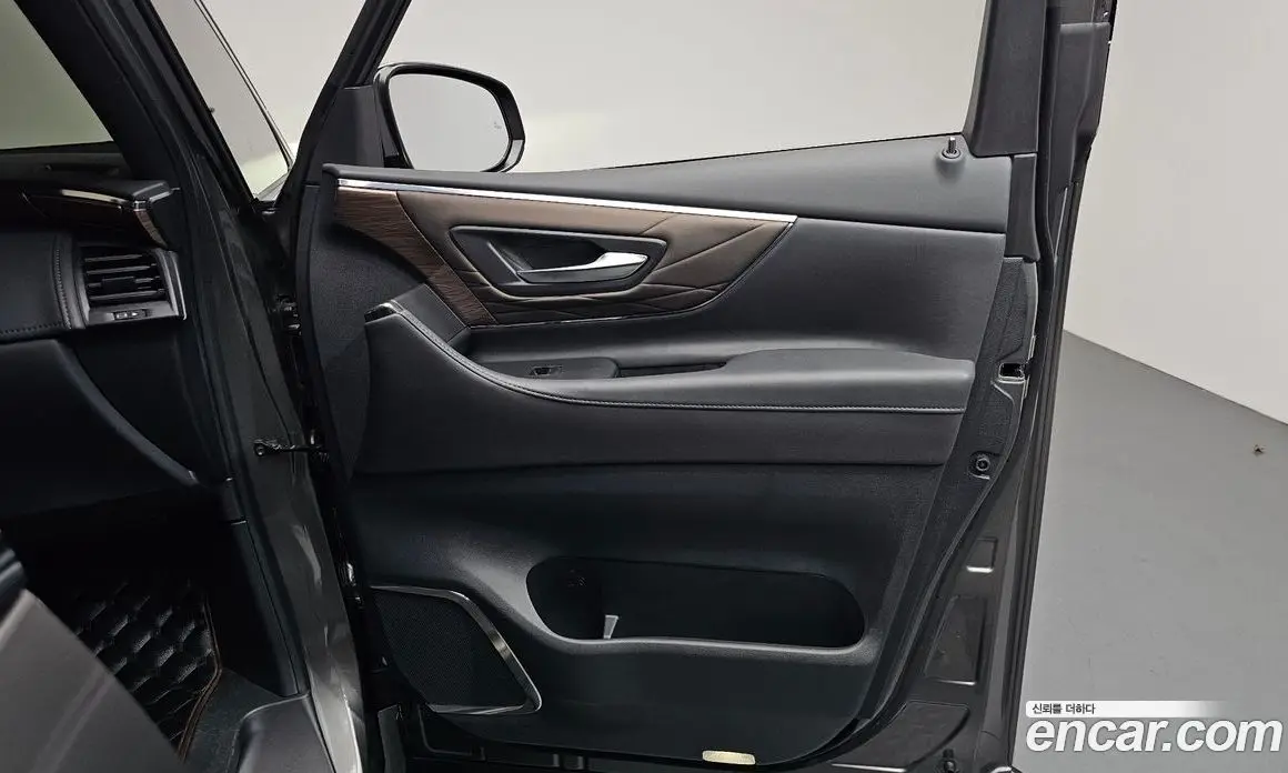 Toyota Alphard 2024 2.5 автомат (гидро), фото 13 Toyota Alphard 2024 2.5 автомат (гидро), фото 13