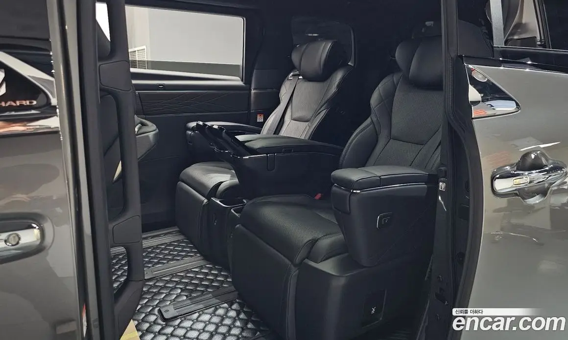 Toyota Alphard 2024 2.5 автомат (гидро), фото 17 Toyota Alphard 2024 2.5 автомат (гидро), фото 17