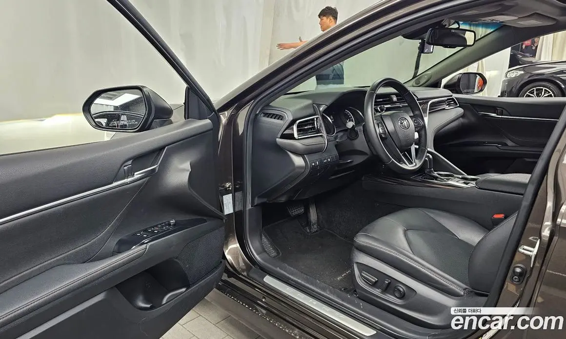 Toyota Camry 2018 2.5 автомат (гидро), фото 10 Toyota Camry 2018 2.5 автомат (гидро), фото 10