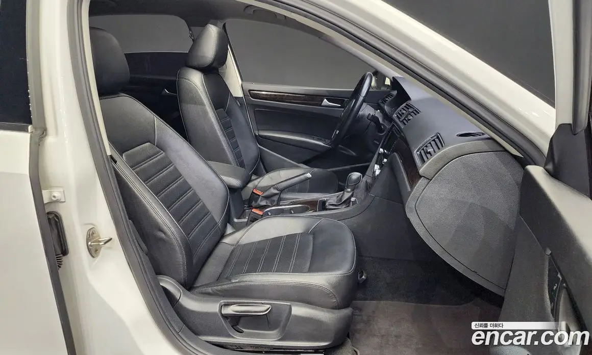 Volkswagen Passat 2015 1.8 автомат (гидро), фото 11 Volkswagen Passat 2015 1.8 автомат (гидро), фото 11