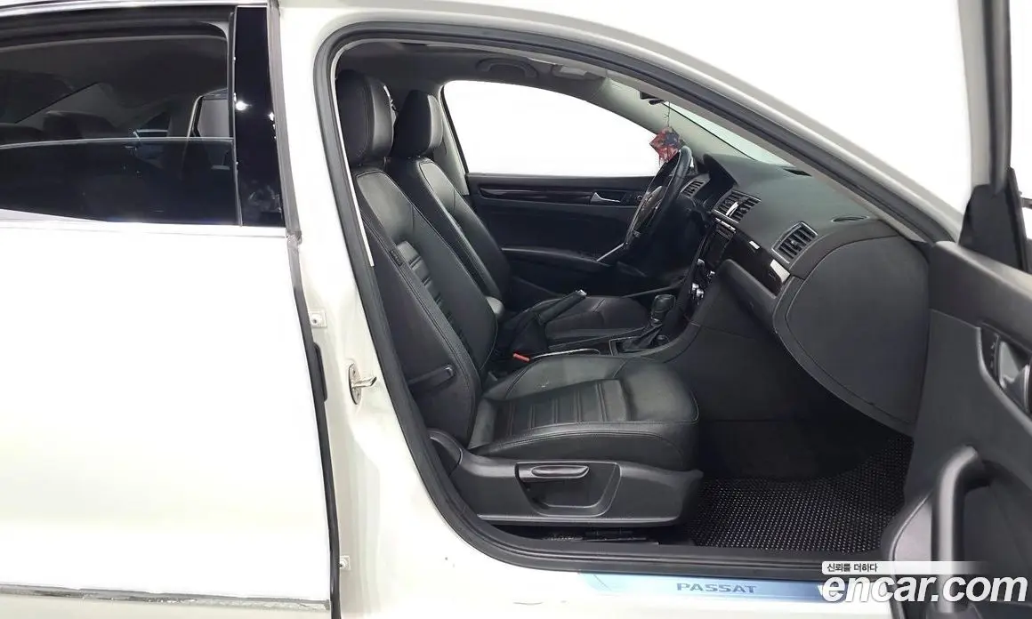Volkswagen Passat 2015 1.8 автомат (гидро), фото 10 Volkswagen Passat 2015 1.8 автомат (гидро), фото 10