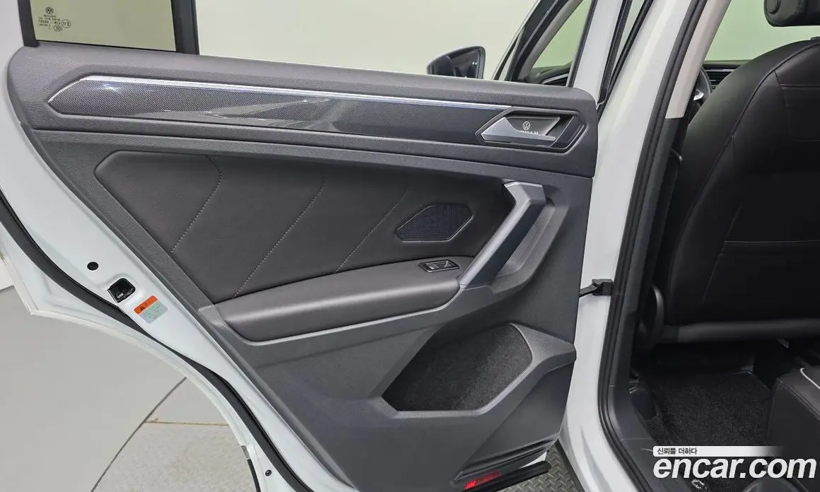 Volkswagen Tiguan 2023 2.0 автомат (гидро), фото 15