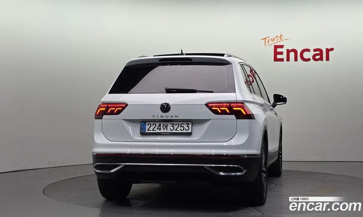 Volkswagen Tiguan 2023 2.0 автомат (гидро), фото 4