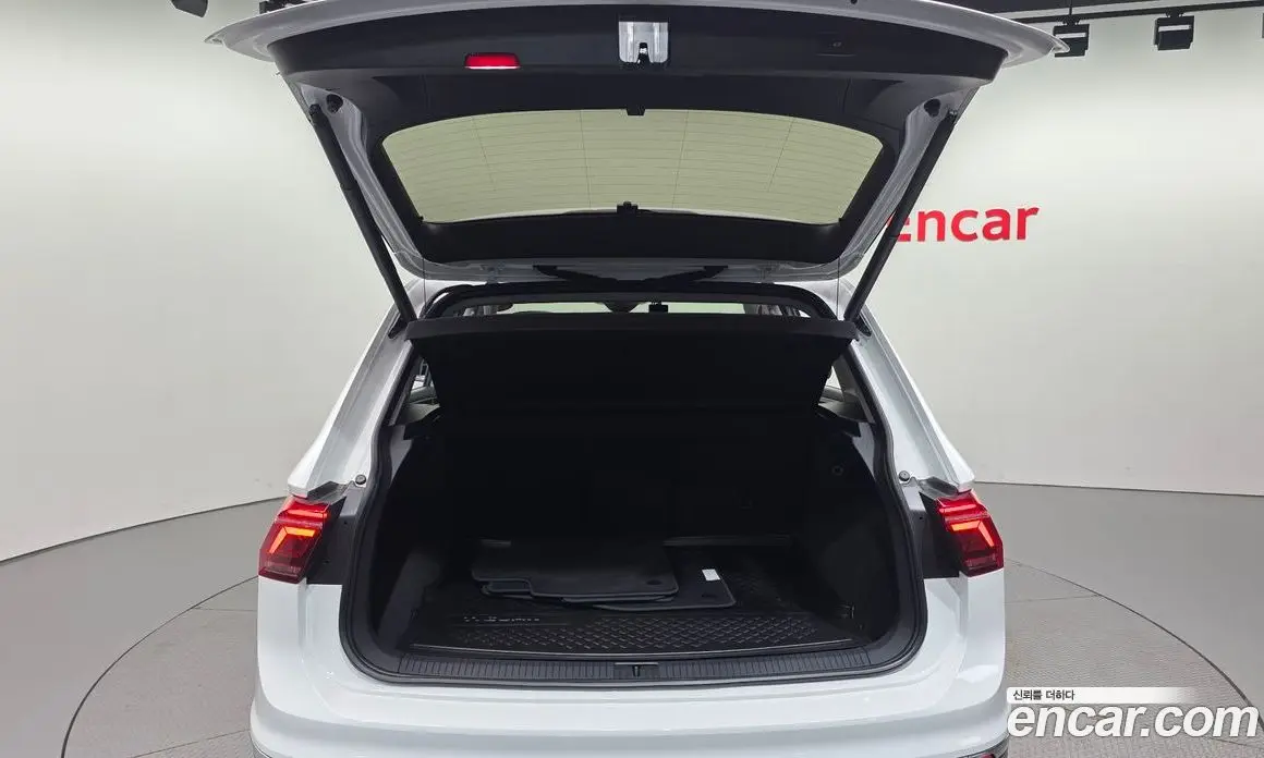 Volkswagen Tiguan 2023 2.0 автомат (гидро), фото 33