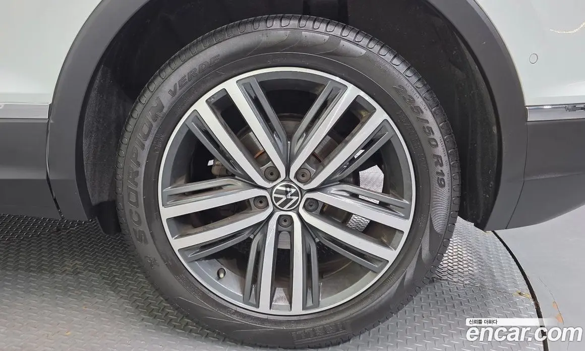 Volkswagen Tiguan 2023 2.0 автомат (гидро), фото 7