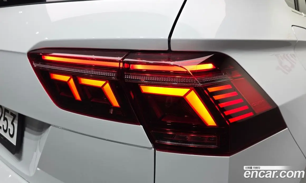 Volkswagen Tiguan 2023 2.0 автомат (гидро), фото 9