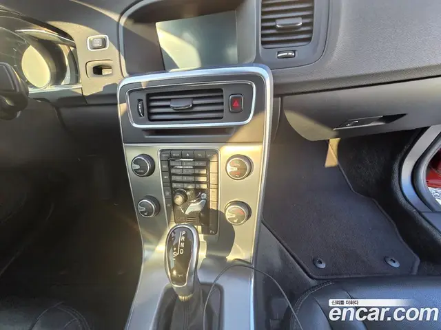 Volvo S60 2014 2.0 автомат (гидро), миниатюра 5 Volvo S60 2014 2.0 автомат (гидро), миниатюра 5