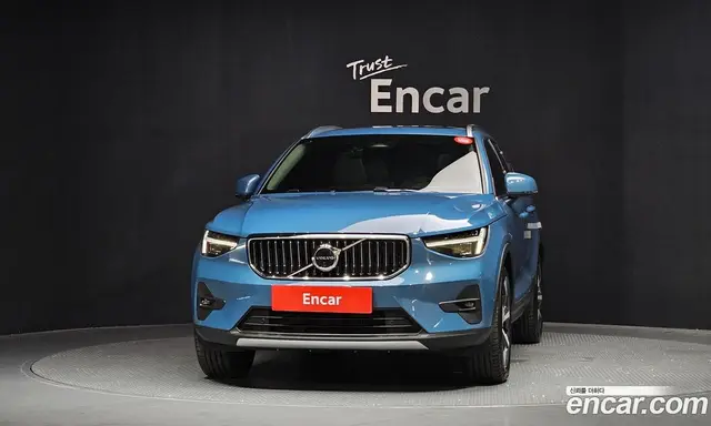 Volvo XC40 2025 2.0 автомат (гидро), миниатюра 3 Volvo XC40 2025 2.0 автомат (гидро), миниатюра 3