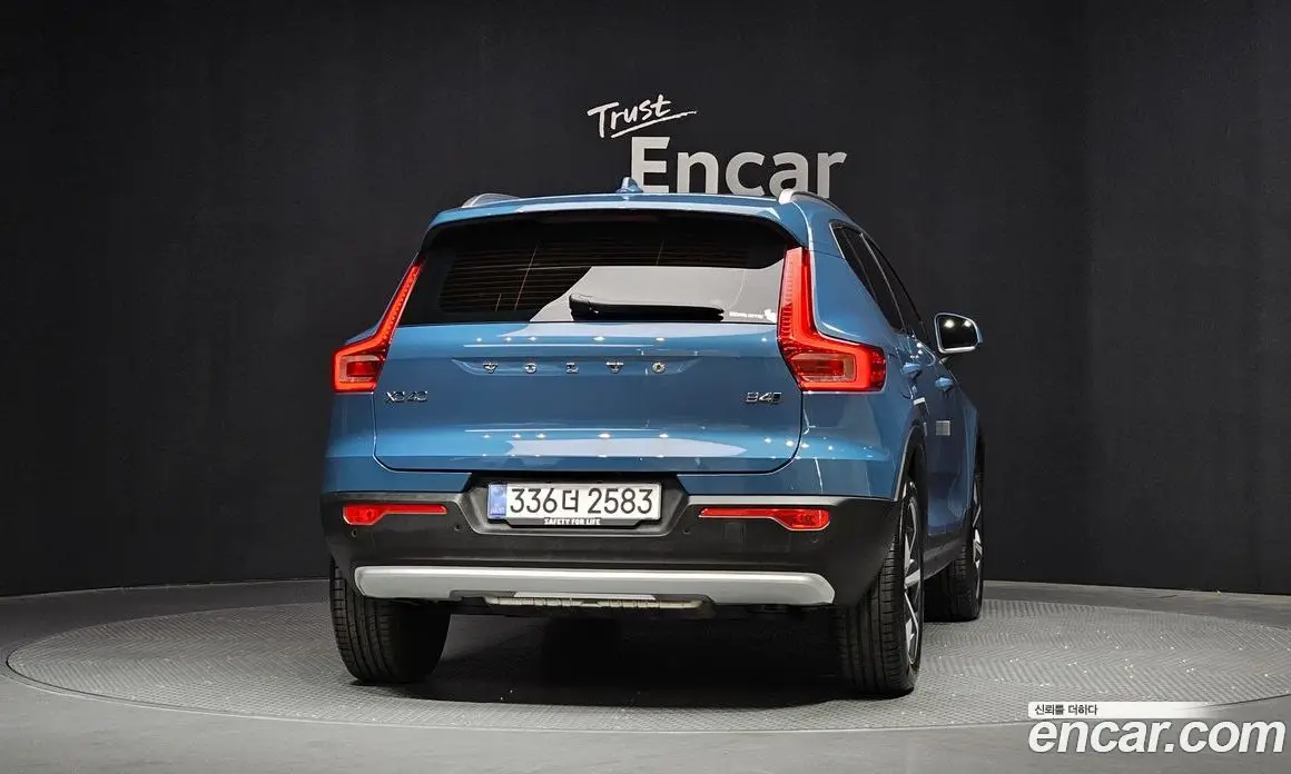 Volvo XC40 2025 2.0 автомат (гидро), фото 4 Volvo XC40 2025 2.0 автомат (гидро), фото 4