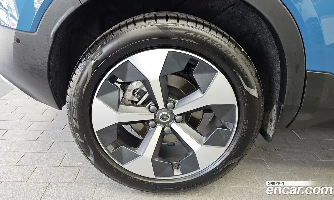 Volvo XC40 2025 2.0 автомат (гидро), фото 5 Volvo XC40 2025 2.0 автомат (гидро), фото 5