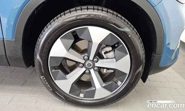Volvo XC40 2025 2.0 автомат (гидро), миниатюра 7 Volvo XC40 2025 2.0 автомат (гидро), миниатюра 7