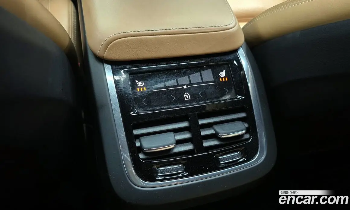 Volvo XC60 2019 2.0 автомат (гидро), фото 16 Volvo XC60 2019 2.0 автомат (гидро), фото 16