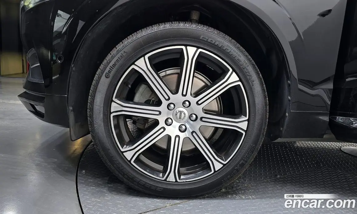 Volvo XC60 2019 2.0 автомат (гидро), фото 5 Volvo XC60 2019 2.0 автомат (гидро), фото 5