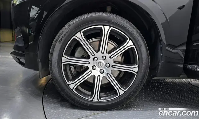 Volvo XC60 2019 2.0 автомат (гидро), миниатюра 5 Volvo XC60 2019 2.0 автомат (гидро), миниатюра 5