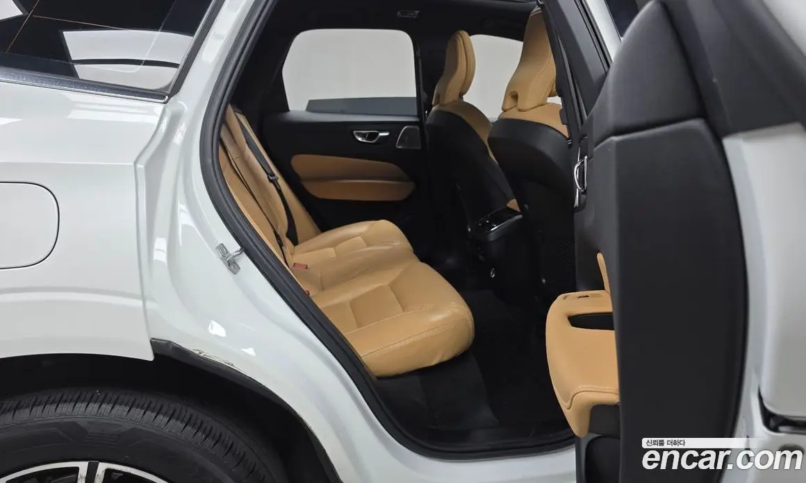 Volvo XC60 2020 2.0 автомат (гидро), фото 12 Volvo XC60 2020 2.0 автомат (гидро), фото 12