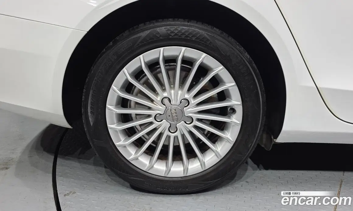 Audi A4 2014 2.0 автомат (гидро), фото 5 Audi A4 2014 2.0 автомат (гидро), фото 5