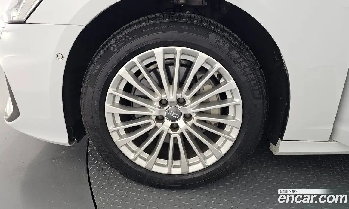 Audi A6 2019 2.0 автомат (гидро), фото 5 Audi A6 2019 2.0 автомат (гидро), фото 5