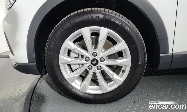 Audi Q3 2025 2.0 автомат (гидро), миниатюра 5