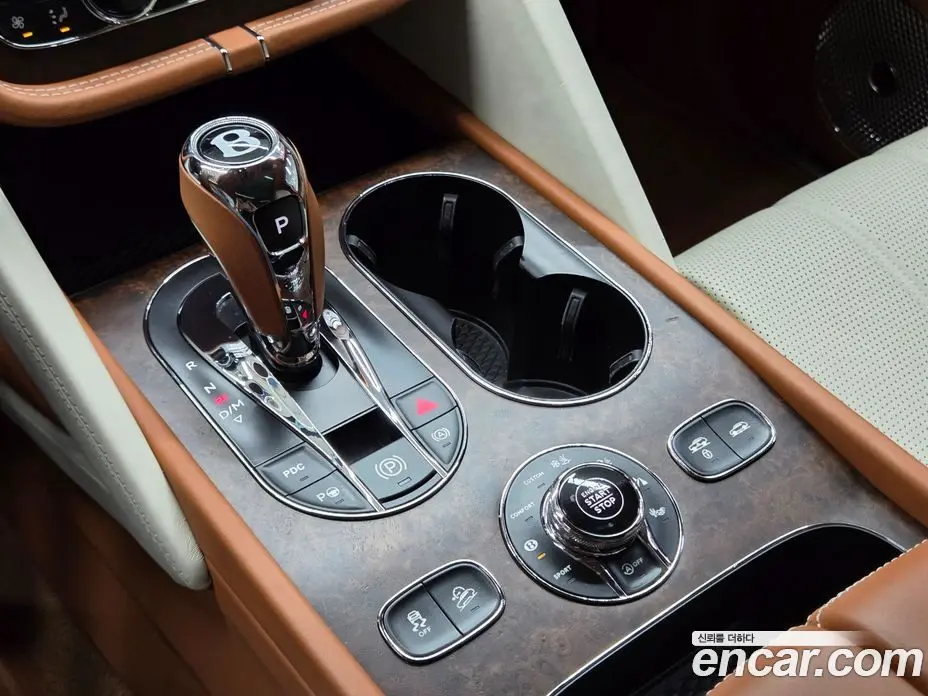 Bentley Bentayga 2023 4.0 автомат (гидро), фото 14 Bentley Bentayga 2023 4.0 автомат (гидро), фото 14