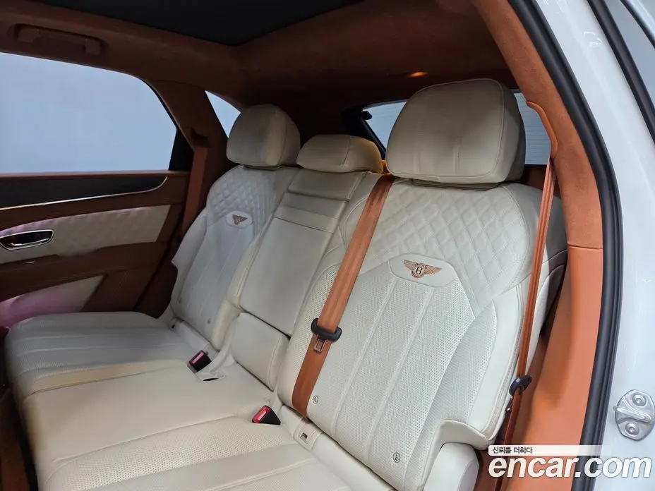 Bentley Bentayga 2023 4.0 автомат (гидро), фото 10 Bentley Bentayga 2023 4.0 автомат (гидро), фото 10