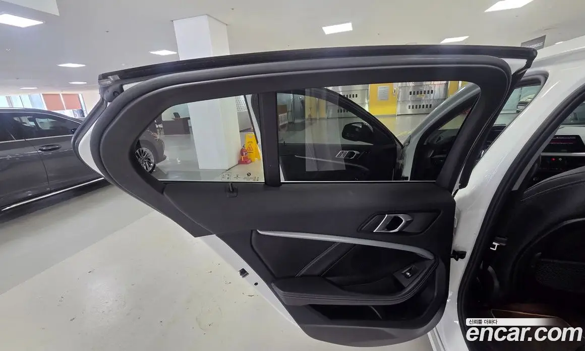 BMW 1 серия 2021 2.0 автомат (гидро), фото 16 BMW 1 серия 2021 2.0 автомат (гидро), фото 16