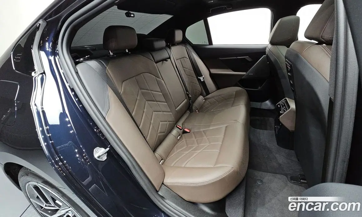 BMW 5 серия 2024 2.0 автомат (гидро), фото 17 BMW 5 серия 2024 2.0 автомат (гидро), фото 17
