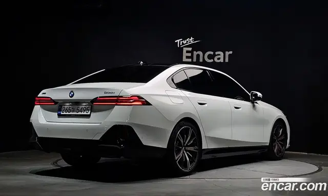BMW 5 серия 2025 2.0 автомат (гидро), миниатюра 2