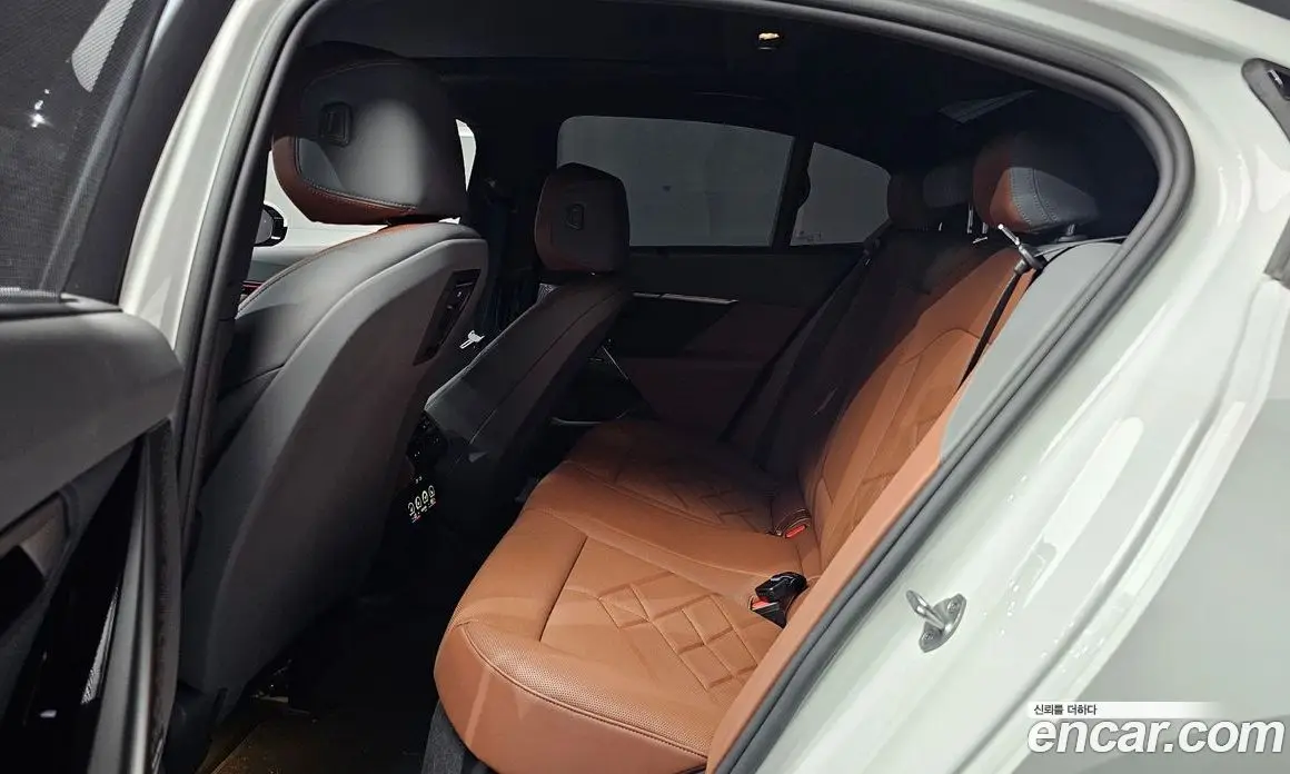 BMW 5 серия 2025 2.0 автомат (гидро), фото 18