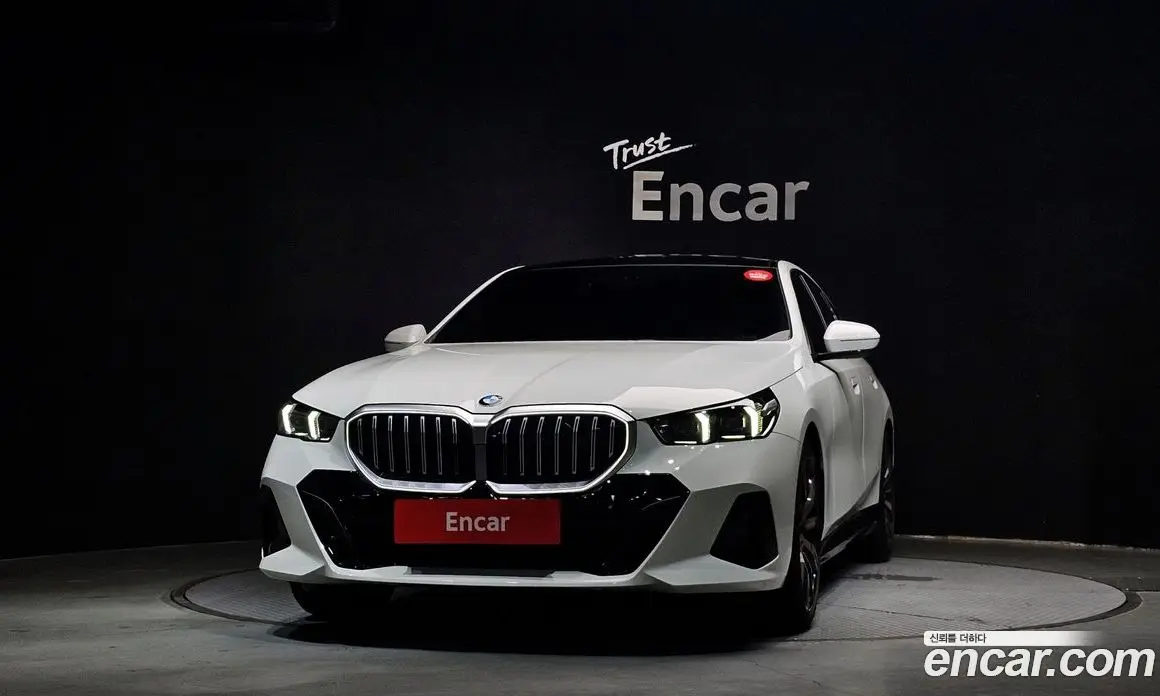 BMW 5 серия 2025 2.0 автомат (гидро), фото 3