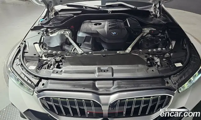 BMW 5 серия 2025 2.0 автомат (гидро), миниатюра 6
