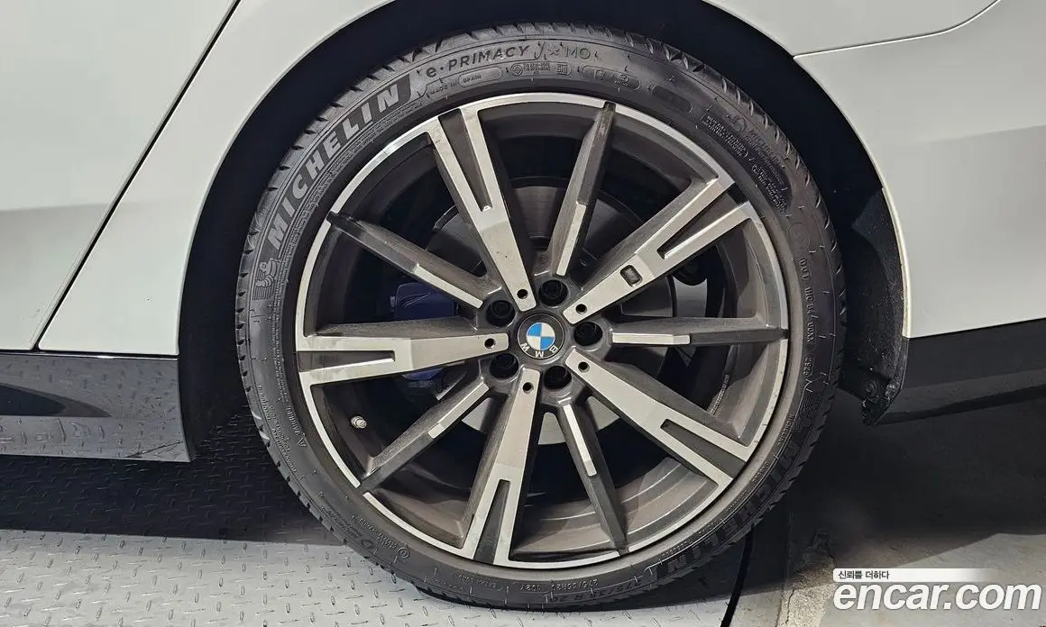 BMW 5 серия 2025 2.0 автомат (гидро), фото 7
