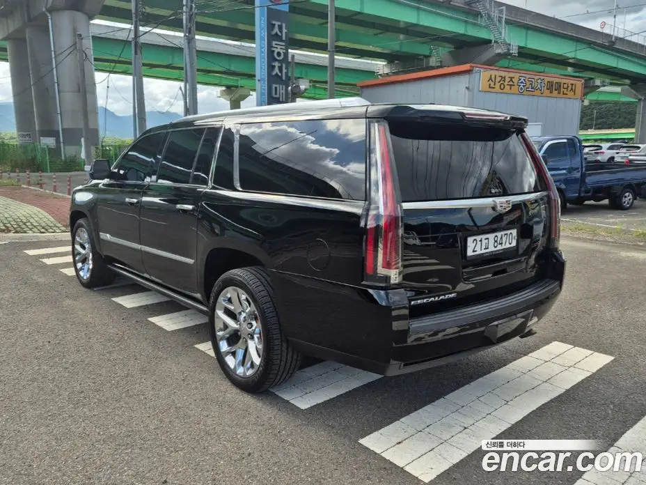 Cadillac Escalade 2017 6.2 автомат (гидро), фото 2 Cadillac Escalade 2017 6.2 автомат (гидро), фото 2