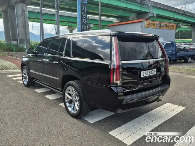 Cadillac Escalade 2017 6.2 автомат (гидро), миниатюра 2 Cadillac Escalade 2017 6.2 автомат (гидро), миниатюра 2