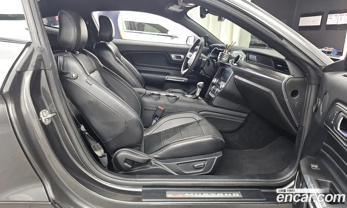 Ford Mustang 2019 5.0 автомат (гидро), фото 17 Ford Mustang 2019 5.0 автомат (гидро), фото 17