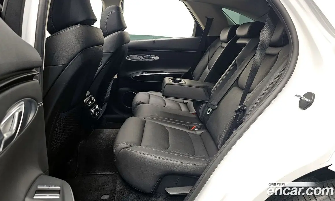 Genesis GV70 2021 2.5 автомат (гидро), фото 12 Genesis GV70 2021 2.5 автомат (гидро), фото 12