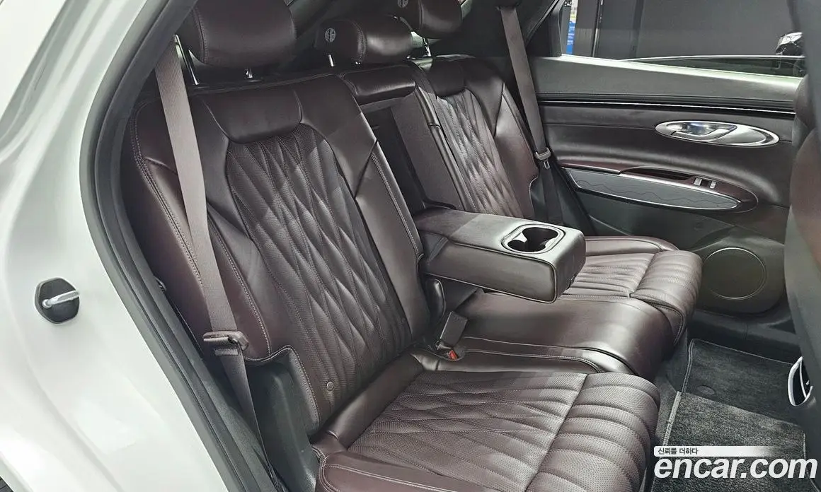 Genesis GV70 2022 3.5 автомат (гидро), фото 17 Genesis GV70 2022 3.5 автомат (гидро), фото 17