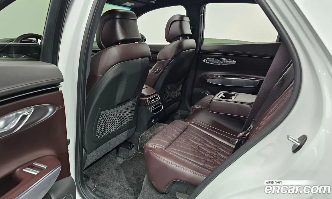 Genesis GV70 2022 3.5 автомат (гидро), фото 18 Genesis GV70 2022 3.5 автомат (гидро), фото 18