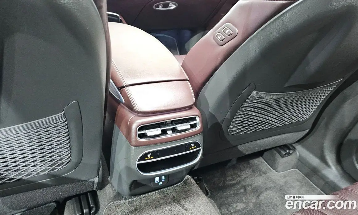 Genesis GV70 2022 3.5 автомат (гидро), фото 33 Genesis GV70 2022 3.5 автомат (гидро), фото 33
