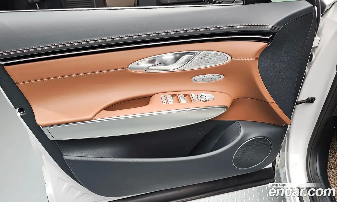 Genesis GV70 2022 2.5 автомат (гидро), фото 14 Genesis GV70 2022 2.5 автомат (гидро), фото 14
