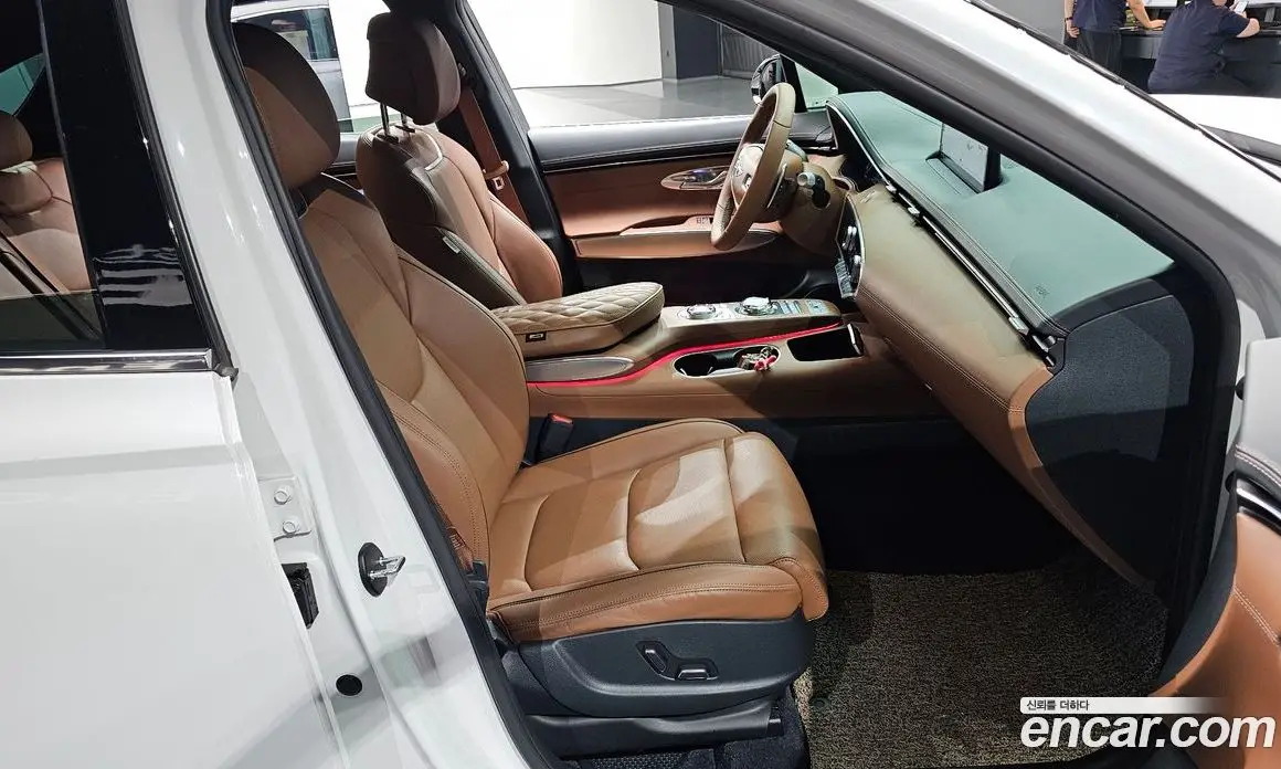 Genesis GV70 2022 2.5 автомат (гидро), фото 16 Genesis GV70 2022 2.5 автомат (гидро), фото 16