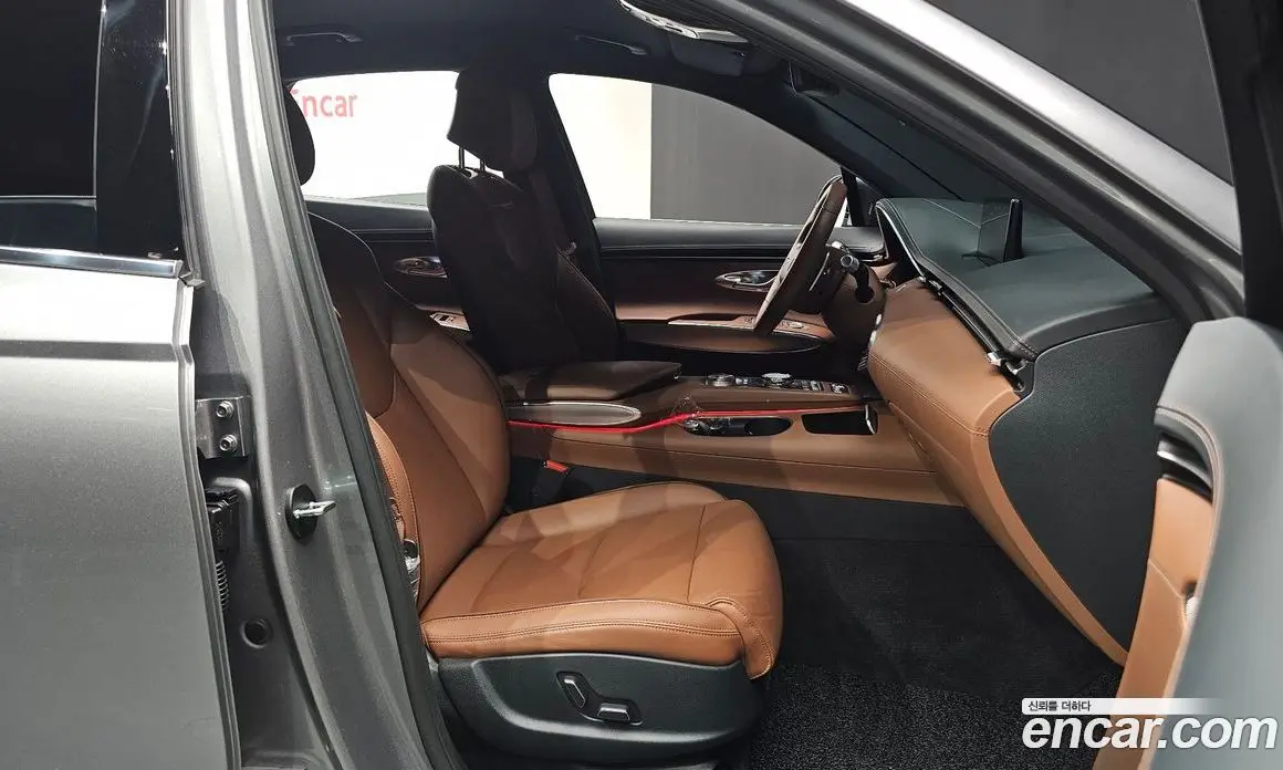 Genesis GV70 2023 2.5 автомат (гидро), фото 13 Genesis GV70 2023 2.5 автомат (гидро), фото 13