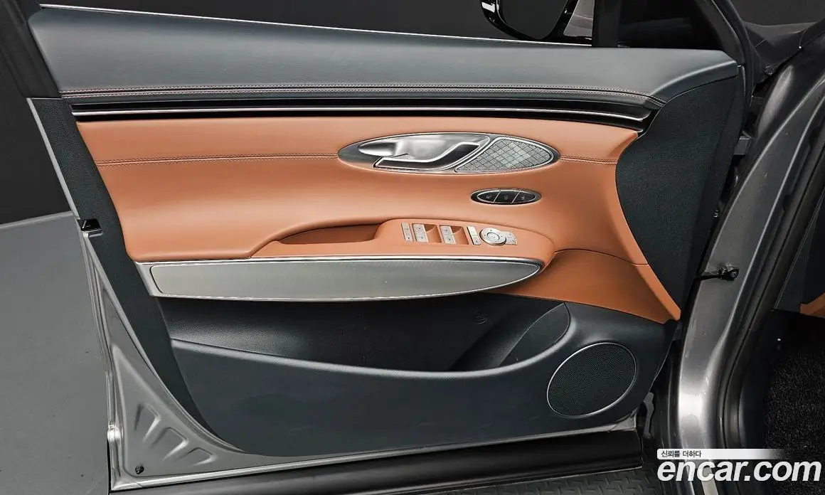 Genesis GV70 2023 2.5 автомат (гидро), фото 14 Genesis GV70 2023 2.5 автомат (гидро), фото 14