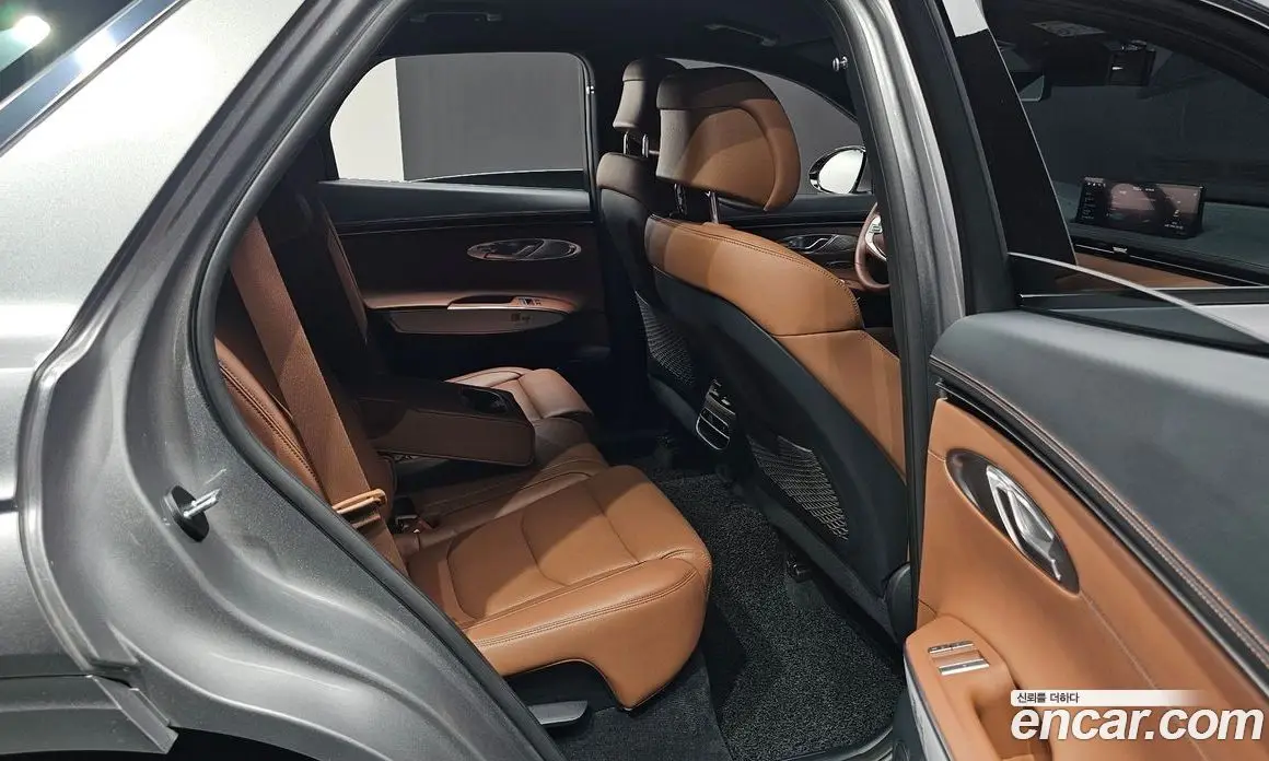 Genesis GV70 2023 2.5 автомат (гидро), фото 16 Genesis GV70 2023 2.5 автомат (гидро), фото 16