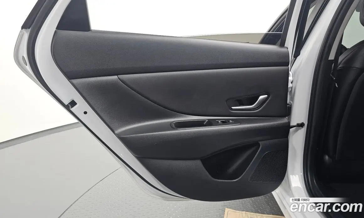Hyundai Avante 2022 1.6 автомат (гидро), фото 15