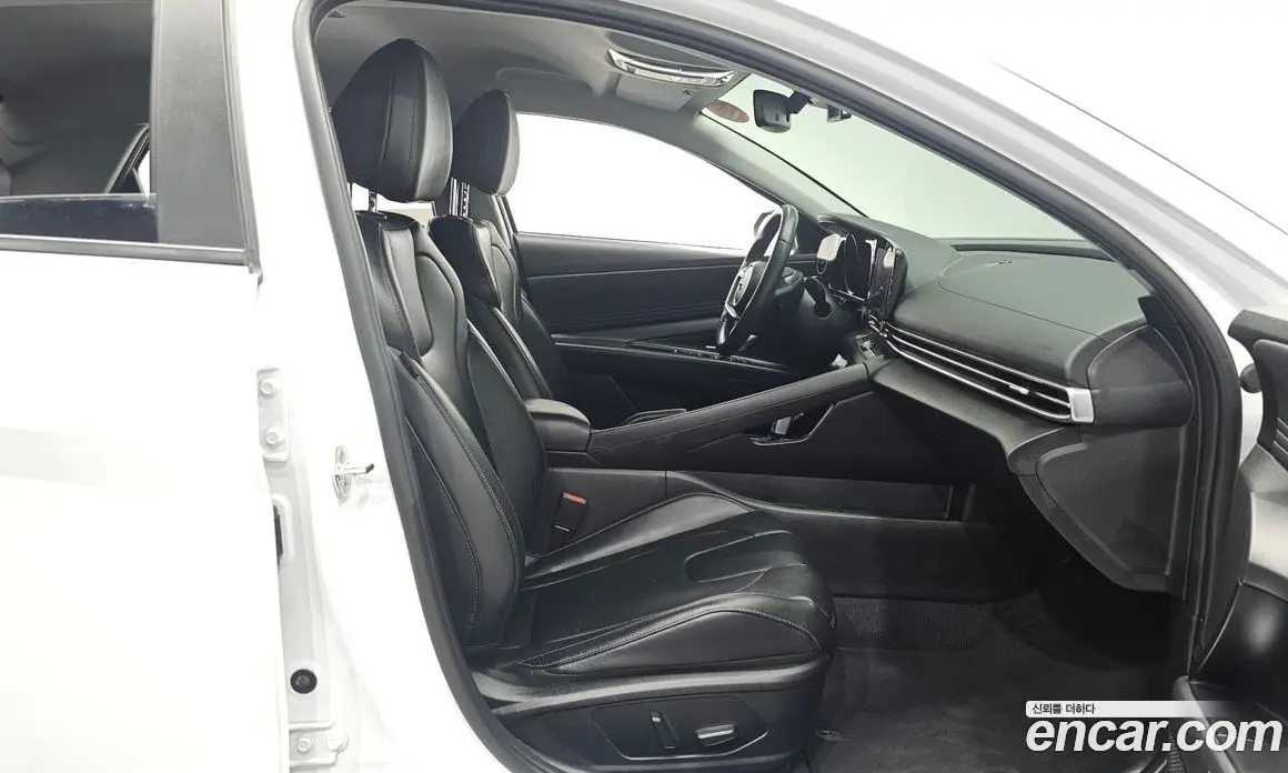 Hyundai Avante 2022 1.6 автомат (гидро), фото 16