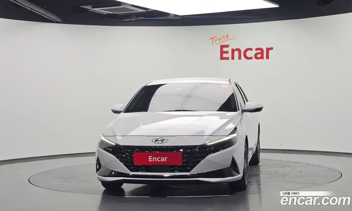 Hyundai Avante 2022 1.6 автомат (гидро), фото 3