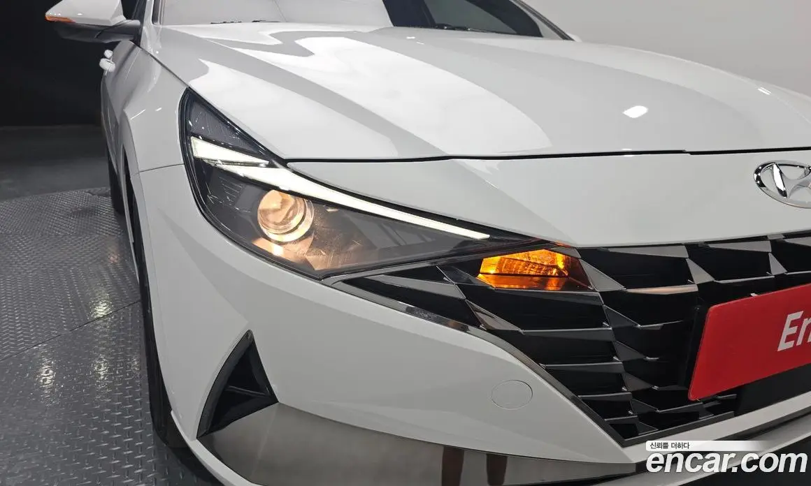 Hyundai Avante 2022 1.6 автомат (гидро), фото 8