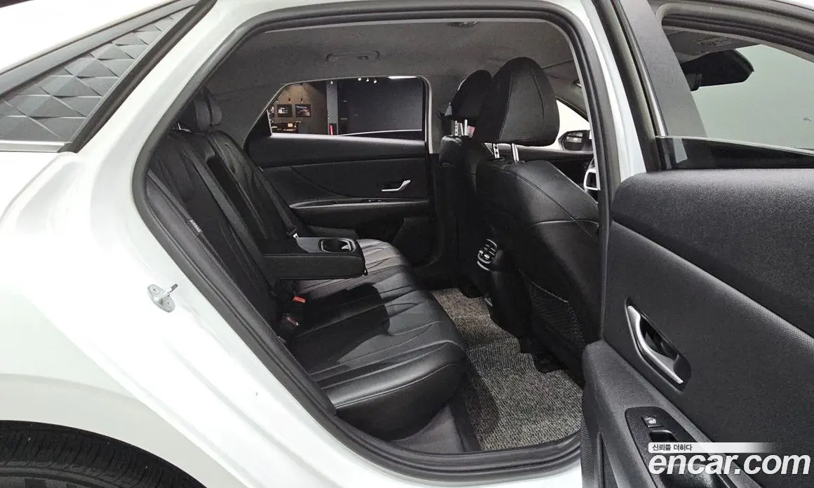 Hyundai Avante 2024 1.6 автомат (гидро), фото 16