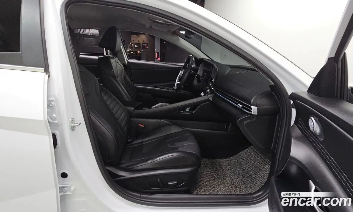 Hyundai Avante 2024 1.6 автомат (гидро), фото 18
