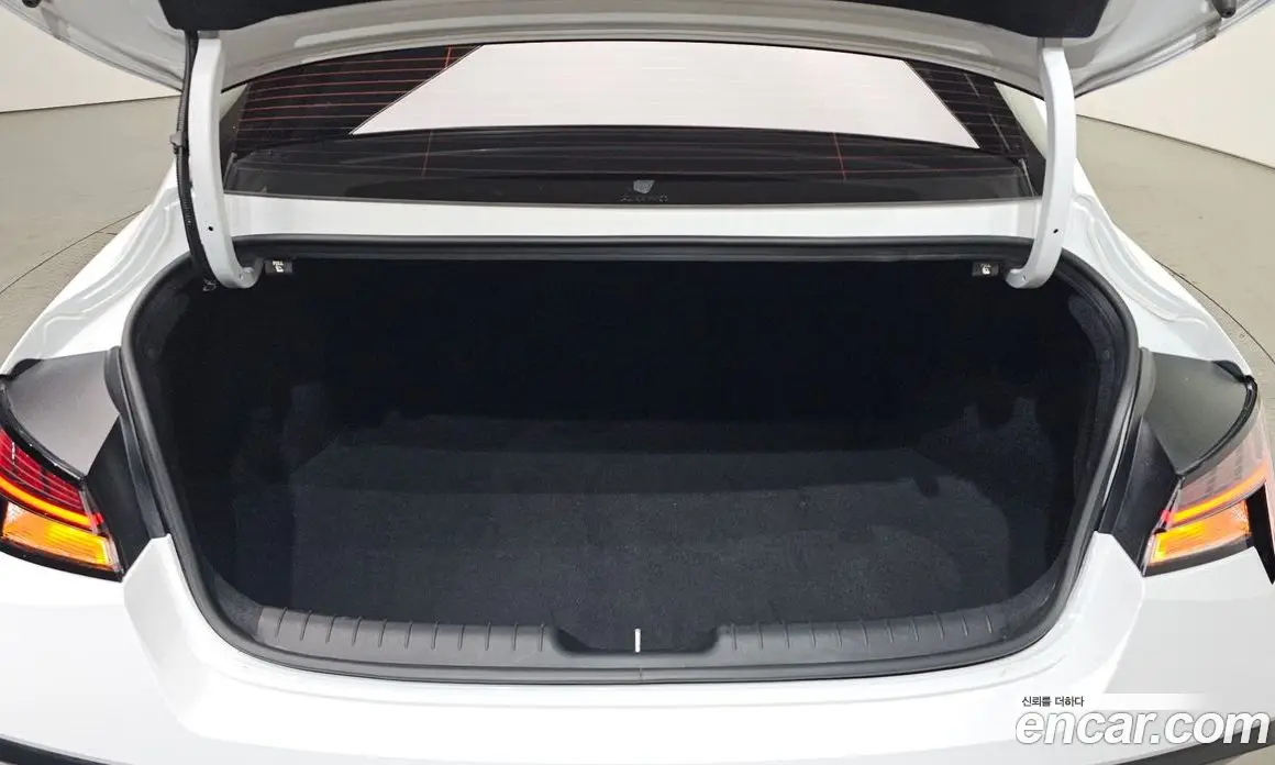 Hyundai Avante 2024 1.6 автомат (гидро), фото 32